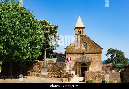 Romanische Dorfkirche, Gemeinde Taize, Ökumenischer Männerorden, Taize, Departement Saone et Loire, Burgstall, Frankreich Stockfoto