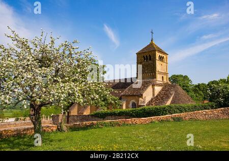 Kirche Notre Dame in Ameugny bei Taize, Departement Saone et Loirethe, Burgstall, Frankreich Stockfoto