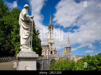 Heiligtum, Rosenkranka und Basilika der Unbefleckten Empfängnis, Lourdes, Hautes Pyrenäen, Frankreich Stockfoto