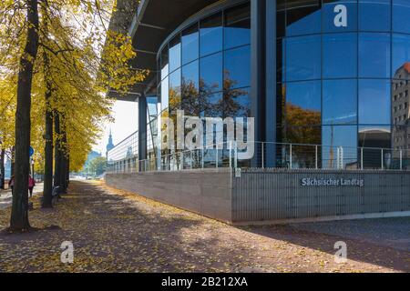 Rundfensterfront aus dem Plenarsaal, Sächsischen Landtag, Blick auf die Altstadt, Dresden, Sachsen, Deutschland Stockfoto