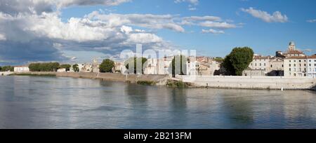 Alter Hafen von Castro Urdiales, mit Schloss und Leuchtturm und der gotischen Kirche.Kantabrien.Spanien. Stockfoto