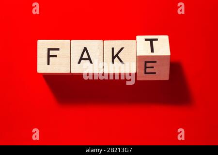 Fakt oder Fake, Symbolbild, Fake-News, alternative Fakten, Deutschland Stockfoto