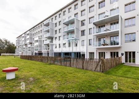 Hotel Mariandl am Meer, Apartmentblock, renoviert, früher KdF-Seebad, Prora, Binz, Insel Rügen, Mecklenburg-Vorpommern, Deutschland Stockfoto