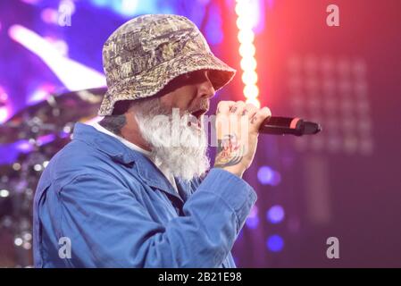 Riga, Lettland. Februar 2020. Fred Durst von der amerikanischen Band LIMP BIZKIT tritt in der Arena Riga auf. Credit: Gints Ivuskans/Alamy Live News Stockfoto