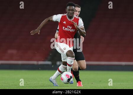 London, Großbritannien. Februar 2020. Florin Balogun von Arsenal u23 und Rowan McDonald von Manchester City u23 kämpfen beim Premier League 2 Spiel zwischen Arsenal Unter 23 Jahren und Manchester City Unter 23 Jahren im Emirates Stadium, London am Samstag, 29. Februar 2020 um den Besitz. (Gutschrift: Jacques Feeney/MI News) Foto darf nur für redaktionelle Zwecke in Zeitungen und/oder Zeitschriften verwendet werden, Lizenz für kommerzielle Nutzung erforderlich Kredit: MI News & Sport /Alamy Live News Credit: MI News & Sport /Alamy Live News Credit: MI News & Sport /Alamy Live News Stockfoto