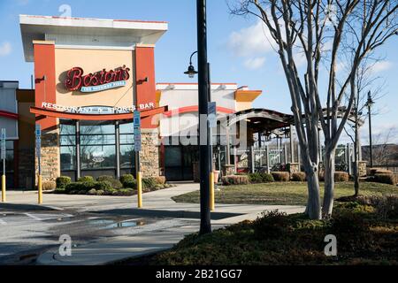 Ein Logo vor der Boston Pizza, Boston's The Gourmet Pizza Restaurant and Sports Bar Restaurant in Waldorf, Maryland, am 27. Februar, Stockfoto