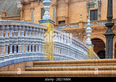 Plaza de Espana, Sevilla, ein platz im Parque de Maria Luisa, ein Wahrzeichen der spanischen Architektur Stockfoto