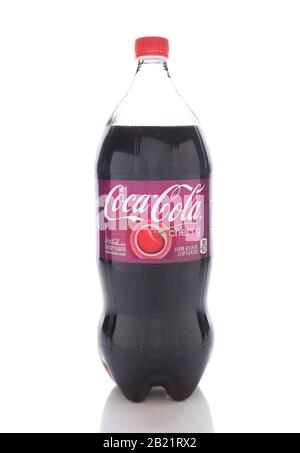 Irvine, KALIFORNIEN - 13. JANUAR 2017: Coca-Cola Cherry. Es wurde 1985 eingeführt und ist eine von Kirschen gewürzte Version von Coca-Cola. Stockfoto