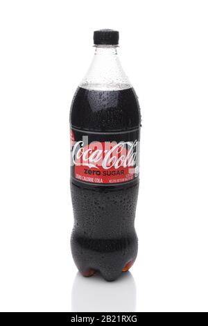 Irvine, KALIFORNIEN - 17. DEZEMBER 2017: Eine Flasche Coca-Cola Zero Sugar. Das Getränk ersetzte eine frühere Version, bekannt als Coca-Cola Zero und Coke Zero Stockfoto