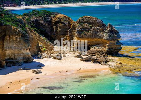 Point Addis mit Addiscot Beach in der Ferne. Victoria, Australien Stockfoto