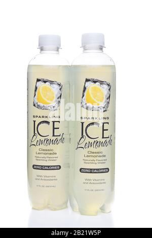 Irvine, KALIFORNIEN - 21. AUGUST 2017: Glitzernde Eis-Lemonade. Von Talking Rain Beverage Company Hersteller von aromatisierten Eisteen und Limonaden in Pres Stockfoto