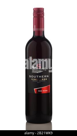 Irvine, KALIFORNIEN - DEC 28, 2018: Eine Flasche Rotwein aus den südlichen Weinbergen, Fron aus der Region Mendoza in Argentinien. Stockfoto