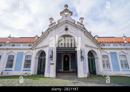 Der Palast von Queluz ist ein Palast aus dem 18. Jahrhundert in Queluz bei Lissabon. Es war Architekt von Mateus Vicente de Oliveira um 1747 an Stockfoto