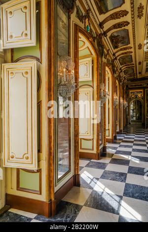 Das Botschafterzimmer im Palast von Queluz, einem Palast aus dem 18. Jahrhundert in Queluz bei Lissabon. Es war Architekt von Mateus Vicente de O Stockfoto