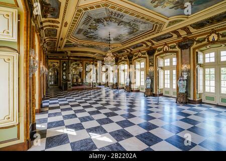 Das Botschafterzimmer im Palast von Queluz, einem Palast aus dem 18. Jahrhundert in Queluz bei Lissabon. Es war Architekt von Mateus Vicente de O Stockfoto