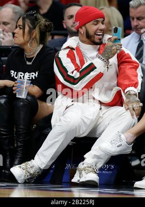 Miami BEACH, FL - 28. FEBRUAR: Atmosphere ( PLS ID) am 28. Februar 2020 beim Miami Heat Game in Miami, Florida People: Atmosphere Credit: Storms Media Group/Alamy Live News Stockfoto