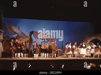 ESCENA DE LA OPERA MARINA - FOTO AÑOS 60. Stockfoto