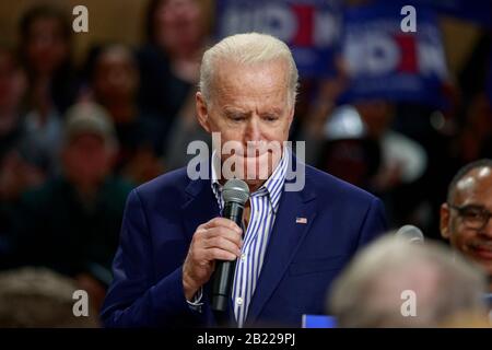 Spartansburg, Vereinigte Staaten. Februar 2020. Der ehemalige Vizepräsident der Vereinigten Staaten und der demokratische Nominierungshoffnung Joe Biden Kampagnen am Wofford College am Vorabend der South Carolina Primary 2020 in Spartanburg. Credit: Sopa Images Limited/Alamy Live News Stockfoto