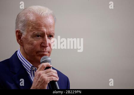 Spartansburg, Vereinigte Staaten. Februar 2020. Der ehemalige Vizepräsident der Vereinigten Staaten und der demokratische Nominierungshoffnung Joe Biden Kampagnen am Wofford College am Vorabend der South Carolina Primary 2020 in Spartanburg. Credit: Sopa Images Limited/Alamy Live News Stockfoto