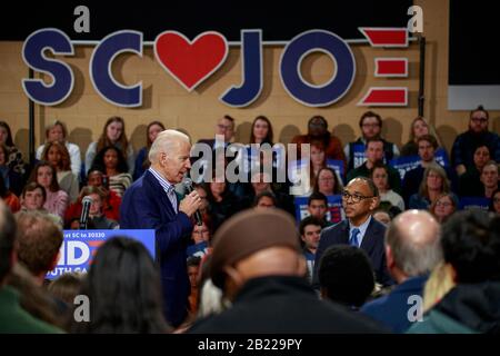 Spartansburg, Vereinigte Staaten. Februar 2020. Der ehemalige Vizepräsident der Vereinigten Staaten und der demokratische Nominierungshoffnung Joe Biden Kampagnen am Wofford College am Vorabend der South Carolina Primary 2020 in Spartanburg. Credit: Sopa Images Limited/Alamy Live News Stockfoto