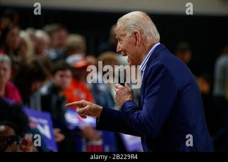 Spartansburg, Vereinigte Staaten. Februar 2020. Der ehemalige Vizepräsident der Vereinigten Staaten und der demokratische Nominierungshoffnung Joe Biden Kampagnen am Wofford College am Vorabend der South Carolina Primary 2020 in Spartanburg. Credit: Sopa Images Limited/Alamy Live News Stockfoto