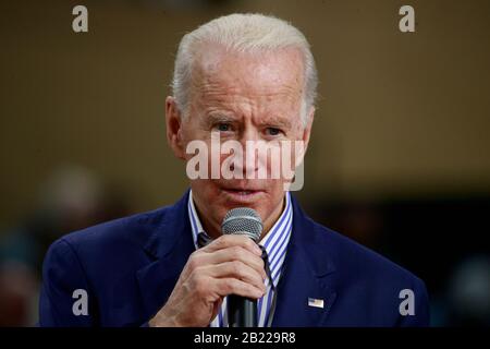 Spartansburg, Vereinigte Staaten. Februar 2020. Der ehemalige Vizepräsident der Vereinigten Staaten und der demokratische Nominierungshoffnung Joe Biden Kampagnen am Wofford College am Vorabend der South Carolina Primary 2020 in Spartanburg. Credit: Sopa Images Limited/Alamy Live News Stockfoto