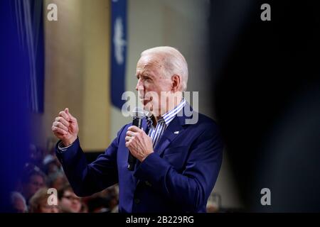 Spartansburg, Vereinigte Staaten. Februar 2020. Der ehemalige Vizepräsident der Vereinigten Staaten und der demokratische Nominierungshoffnung Joe Biden Kampagnen am Wofford College am Vorabend der South Carolina Primary 2020 in Spartanburg. Credit: Sopa Images Limited/Alamy Live News Stockfoto