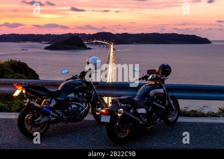 Berühmte Tsunoshima-Brücke in der Präfektur Yamaguchi, Japan Stockfoto