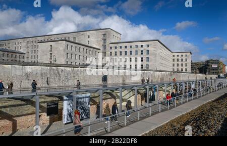 Bundesfinanzminister, Freigeländer, Topographie des Terrors, Niederkirchnerstraße, Kreuzberg, Berlin, Deutschland Stockfoto