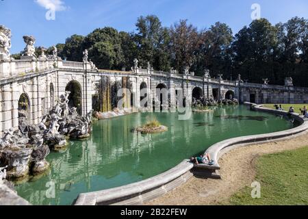 Italien, CASERTA - 19. Oktober 2019: Der Königspalast und die Gärten von Caserta (Palazzo reale di Caserta), erbaut im 18. Jahrhundert, ehemalige Residenz des Barock Stockfoto