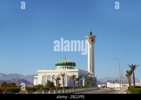 Mubarak-Moschee, Islamische Kirche in Ägypten. Große Moschee in Sharm-El-Scheich am Tag Stockfoto