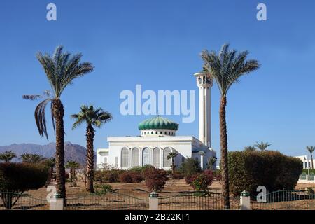 Mubarak-Moschee, Islamische Kirche in Ägypten. Große Moschee in Sharm-El-Scheich am Tag Stockfoto