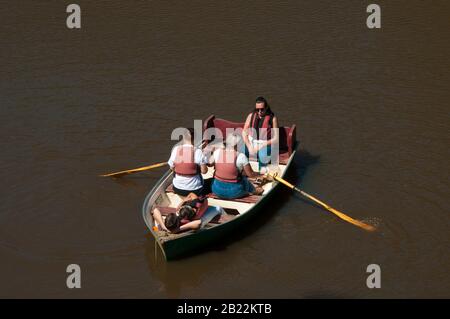 Bootstouren auf dem Yarra River im Studley Park, Melbourne, Australien Stockfoto