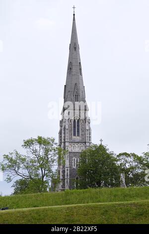 Kirchturm der Kirche Saint Albans, Kopenhagen, Dänemark Stockfoto