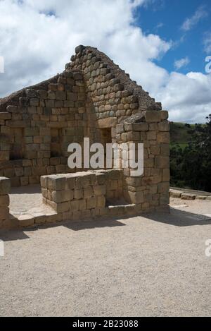 In Ingapirca sind die Überreste des auf den Ruinen der Cañari-Kultur errichteten Elipse- oder Sonnentempels die wichtigsten Inkaruinen Ecuadors. Stockfoto