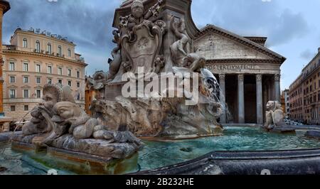 Piazza della Rotonda. Panoramaaussicht. Rom, Italien Stockfoto