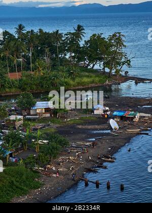 Aotau ist die Hauptstadt der Provinz Milne Bay im Südosten von Papua-Neuguinea. Sie liegt am Nordufer der Milne Bay. Die Stadt ist Loca Stockfoto