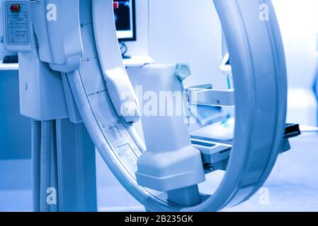 Computertomographie oder computeraxiale Tomographie-Scan-Maschine im Krankenhausraum. Stockfoto