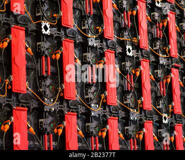 Rückwandplatine, Rückseite des Großbildschirms, LED-Anzeigen für Werbeschaltung Stockfoto