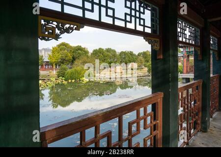 Die Huai'an Zhou Enlai Memorial Hall in Jiangsu, China, wurde im März 1986 erbaut und am 6.1992 eröffnet, mit einer Gesamtfläche von 400.000 Quadratmetern. Stockfoto