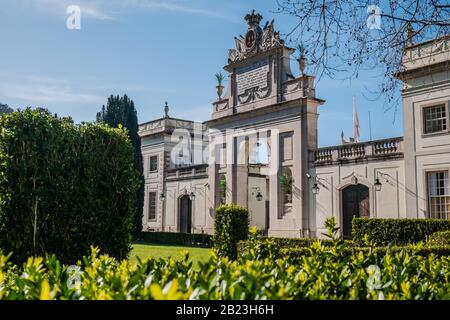 Der Palast Seteais ist ein neoklassizistischer Palast in Sintra an der portugiesischen Riviera, der als Luxushotel bekannt ist als das Tivoli Palácio de Setea Stockfoto