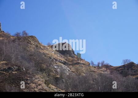 Felsrücken mit einem Loch, in den Apuanischen Alpen Stockfoto