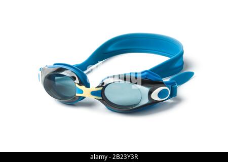Brille zum Schwimmen in Wasser isoliert auf Weiß Stockfoto
