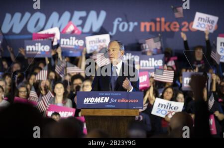 Virginia, USA. Februar 2020. Der demokratische Präsidentschaftskandidat Mike Bloomberg spricht bei einer Wahlkampfveranstaltung in McClean, Virginia am Samstag, 29. Februar 2020. Foto von Kevin Dietsch/UPI Credit: UPI/Alamy Live News Stockfoto