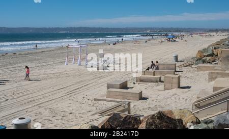 Hochzeitsplatz wird am Coronado Beach, Coronado, San Diego, Kalifornien, eingerichtet Stockfoto