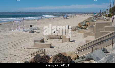 Hochzeitsplatz wird am Coronado Beach, Coronado, San Diego, Kalifornien, eingerichtet Stockfoto