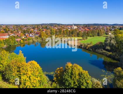 Pfeffersee und Chieming, Chiemgau, Alpenvorland, Luftbild, Oberbayern, Bayern, Deutschland Stockfoto