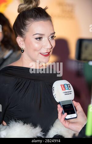 Glasgow, Großbritannien. Februar 2020. Abgebildet: Candice Brown Weltpremiere von "Love Sarah" "auf dem Glasgow Film Festival 2020 auf theatriertem Teppich außerhalb des Glasgow Film Theatre. Kredit: Colin Fisher/Alamy Live News Stockfoto