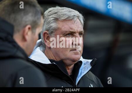 Newcastle UPON TYNE, ENGLAND - 29. FEBRUAR Steve Bruce, Manager von Newcastle United während des Premier-League-Spiels zwischen Newcastle United und Burnley im St. James's Park, Newcastle am Samstag, 29. Februar 2020. (Kredit: IAM Burn / MI News) Foto darf nur für redaktionelle Zwecke in Zeitungen und/oder Zeitschriften verwendet werden, Lizenz für kommerzielle Nutzung erforderlich Kredit: MI News & Sport /Alamy Live News Stockfoto