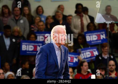 Raleigh, North Carolina, USA. Februar 2020. Der ehemalige Vizepräsident Joe Biden nimmt am 29. Februar 2020 mit Joe Biden an der St. Augustine University in Raleigh, North Carolina, an der Veranstaltung der Community mit. Credit: The Photo Access/Alamy Live News Stockfoto